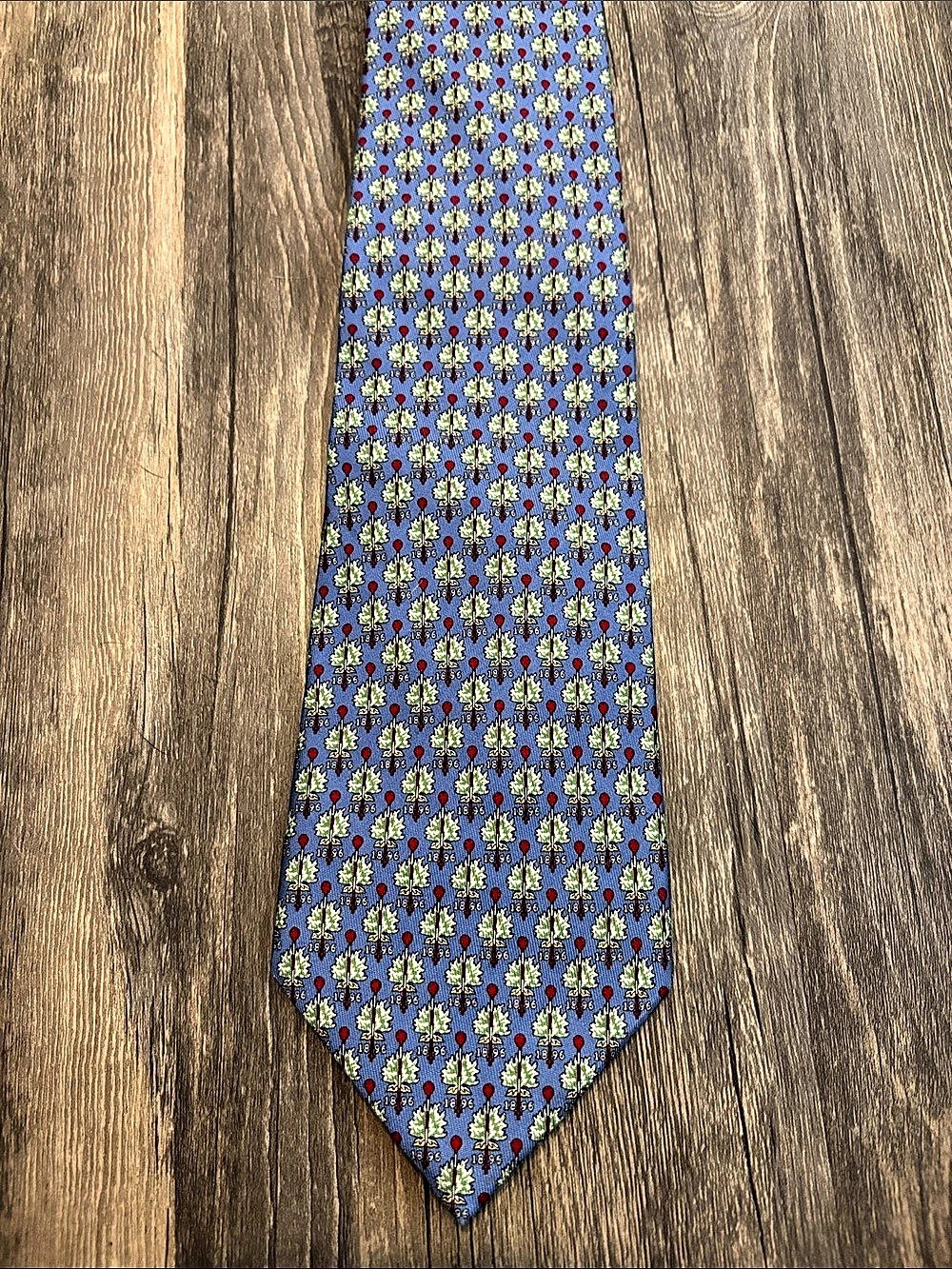 Vineyard Vines Custom Collection Floral Silk Tie in Blue & Red Like New